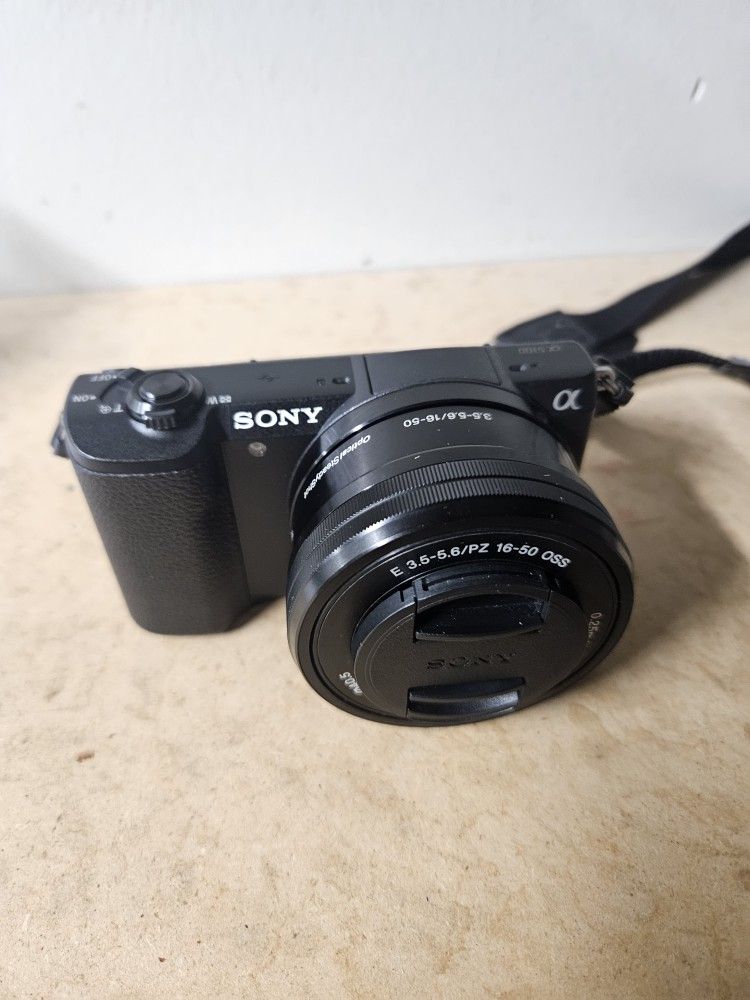 Sony Alpha A5100 24.3MP Digital Camera Black 16-50mm Power Zoom SELP1650 Shots