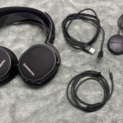 🎧 SteelSeries Arctis 7 Wireless Gaming Headset – FREE for a Family in Need