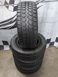 255/65r17 "Near New" Mastercraft Courser MSR studded winter snow tires
