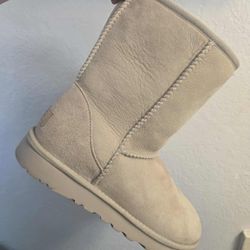 Size 9 Uggs Worn Once!