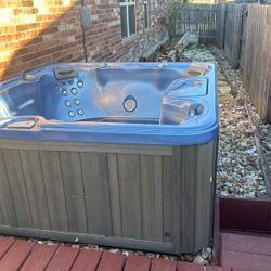 Sundance Hot Tub