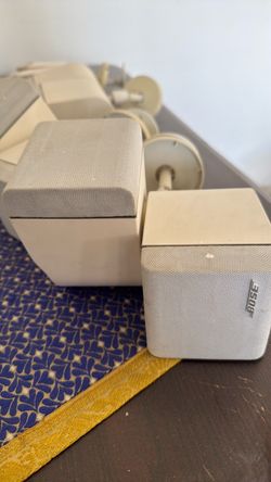 Bose Cube Satellite Speakers with Mounts-8total