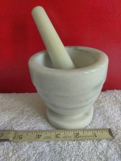 Vintage White Marmoll Mortar and Pastle