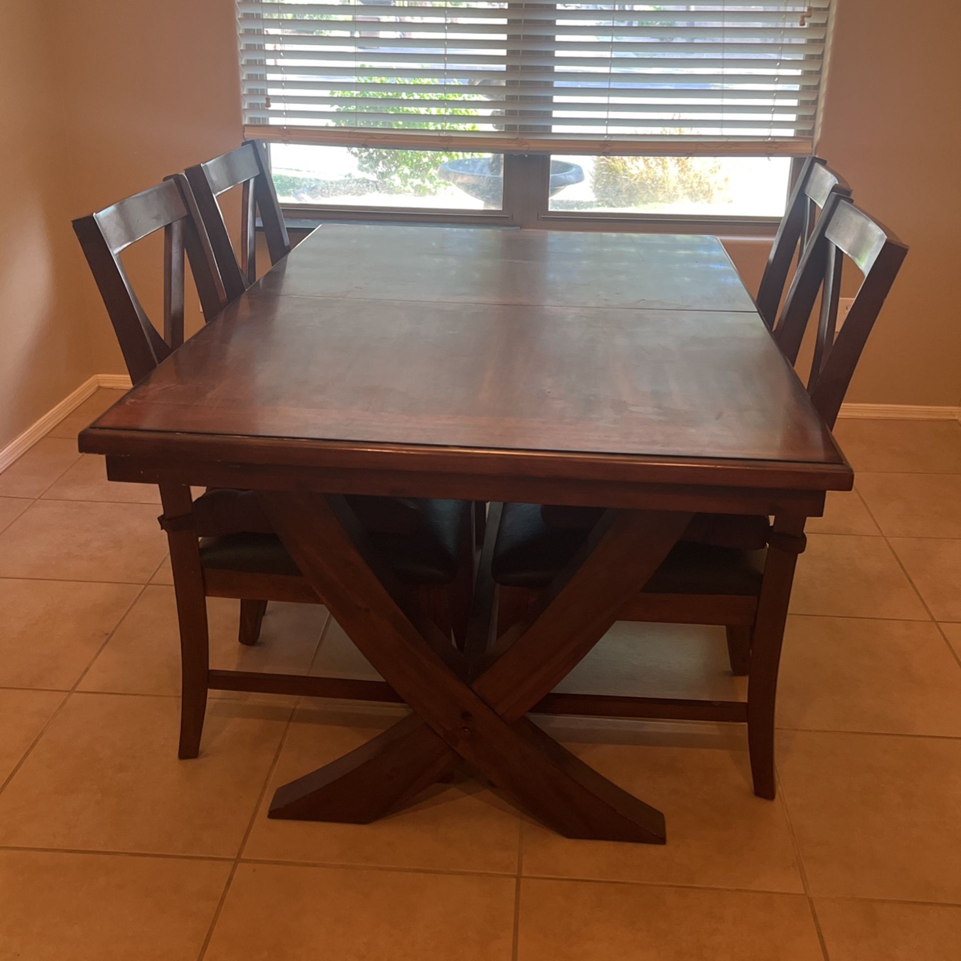 Dining Table Four Chairs. 