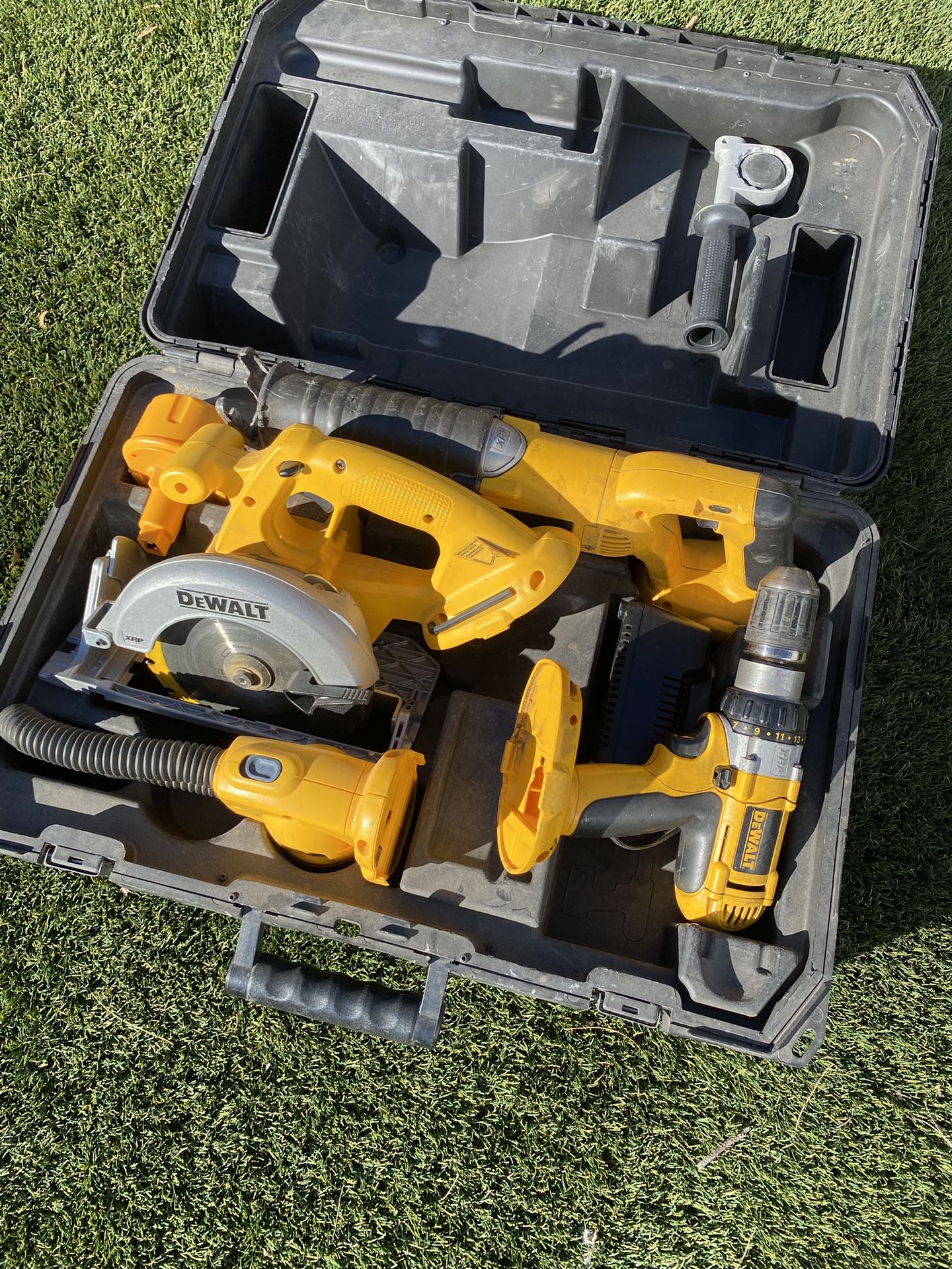DeWalt Cordless Combo Kit Tools