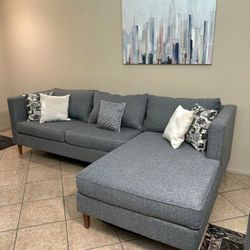 Living Spaces Beautiful Gray Sectional Couch 