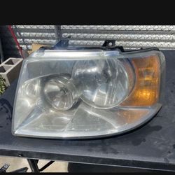 Headlight Expedition 2003-2006 Driver Side