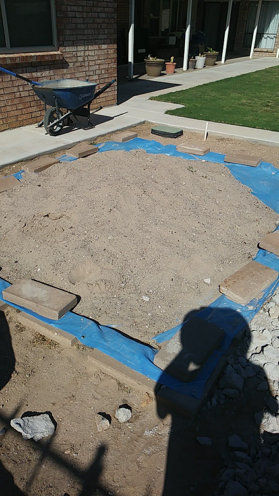 Free sand mix for cement work 1 1/2 tons