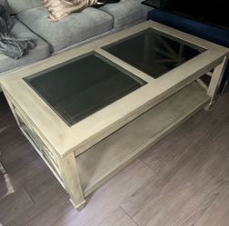 Coffee/Living Room Table