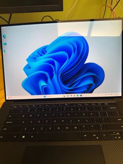 Dell Precision 5550 Core i9 touch oled LCD  16”