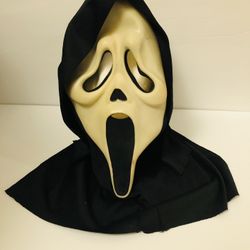 EASTER UNLIMITED INC. SCREAM GHOST FACE MASK SCREAM 