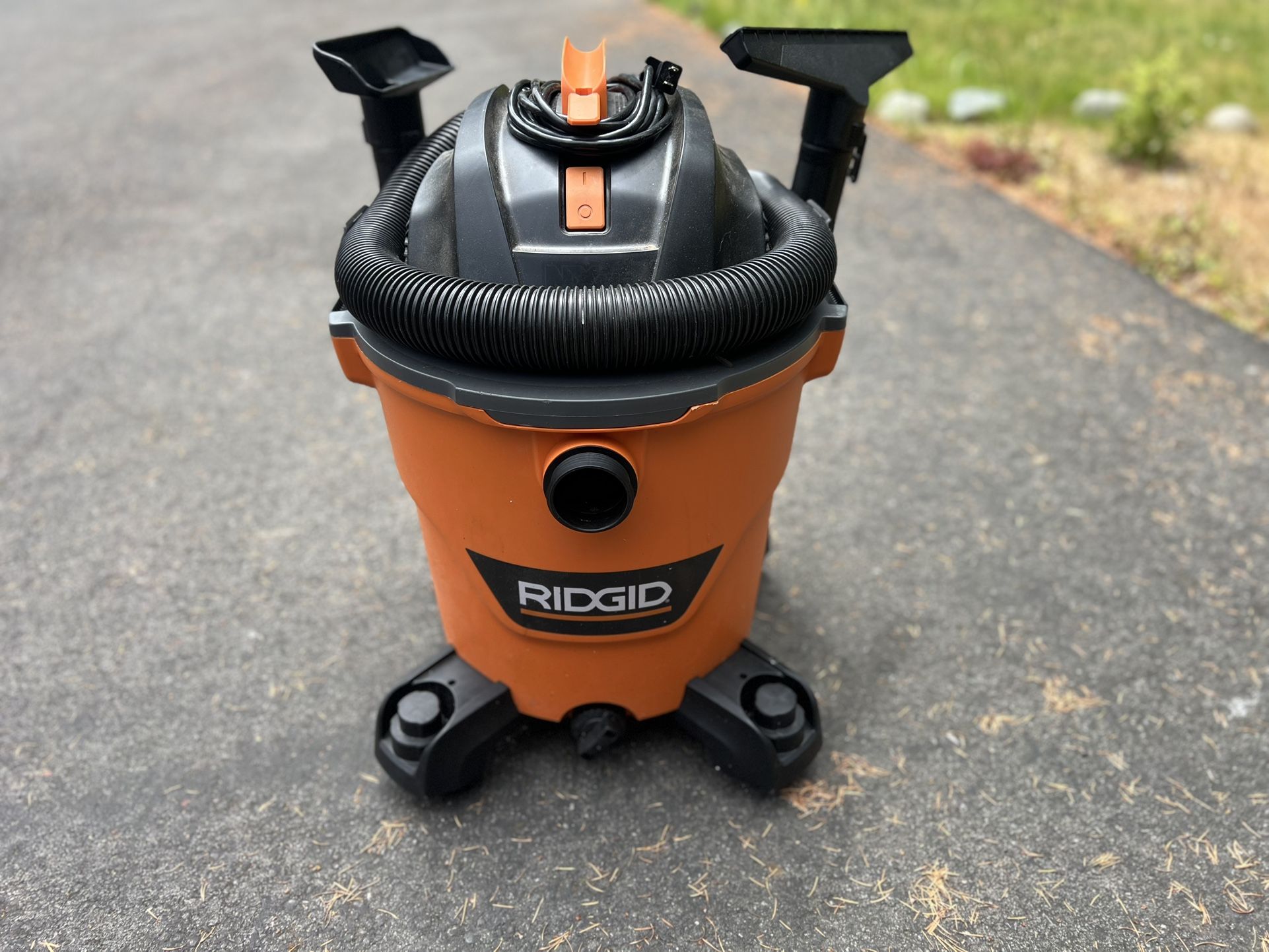 12 Gallon Wet/Dry Shop Vacuum