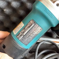 Makita Angle Grinder 