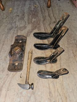 vintage cobbler/shoemaker reoair stand