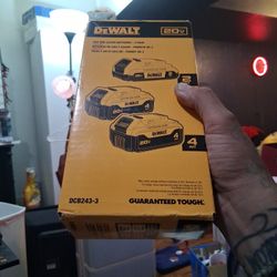 DCB243-3 DeWalt 20v Batteries (3 Pack)