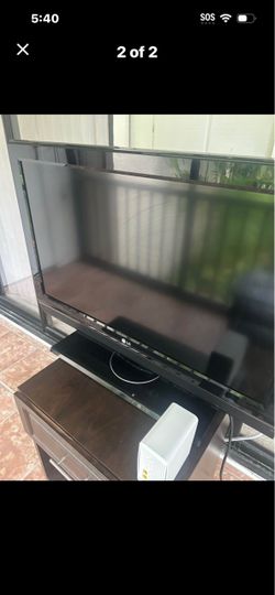32 Inch LG TV with Stand