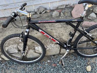 3 Bikes For Sell GT,Schwinn,and A Diamond Back