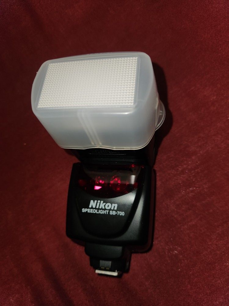 Speedlight Sb 700