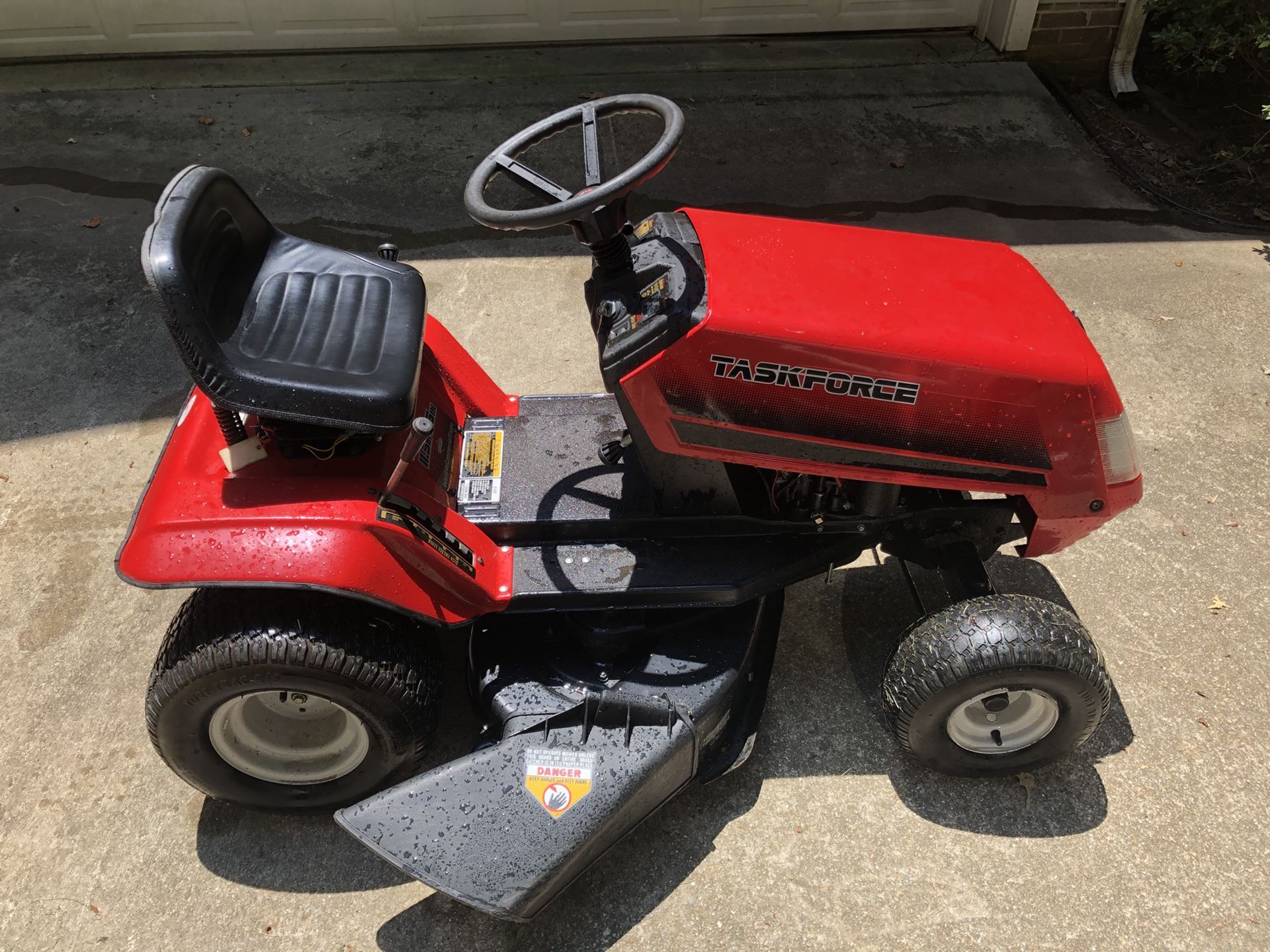 MTD Taskforce 36” Riding Lawn Mower for Sale in Raleigh, NC OfferUp