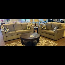 SOFÁ & LOVESEAT $899