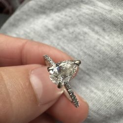 14Kt White Gold Pear Shape Diamond Engagement Ring