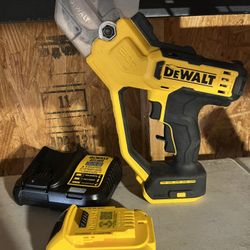Dewalt Pruner 20V