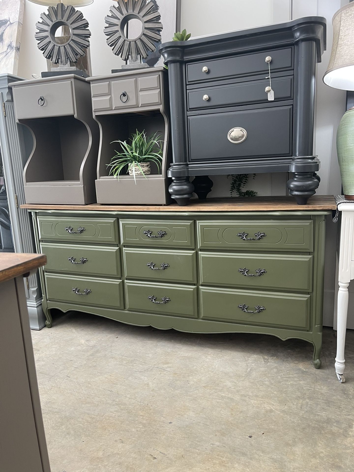 French provincial Green dresser for Sale in Battle Ground, WA - OfferUp French provincial Green dresser for Sale in Battle Ground, WA - OfferUp