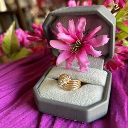 🌺Beautiful 18K Gold Filled Ring With Zircon Stones Size