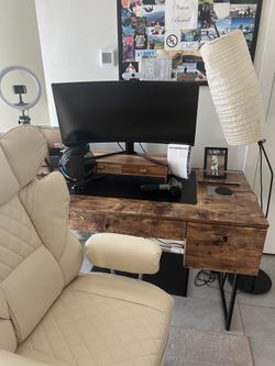 Modern Home Office Setup – Desk, Ultrawide Monitor, Chair & Lamp