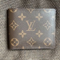 LOUIS VUITTON MENS Multiple Wallet In Used Condition With Box