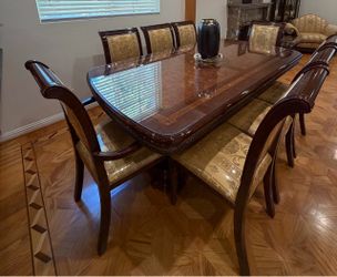 Luxury Elegant Formal Dining Table with 8 Chairs