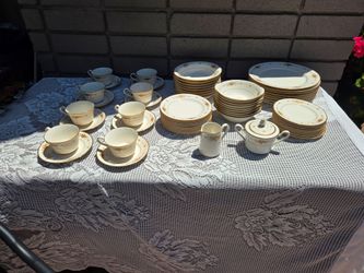 Noritake Suffolk china service for 8