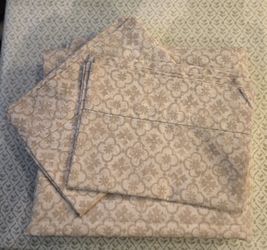 Queen Flat Sheet With 2 Matching Pillowcases