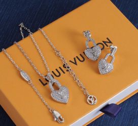 New set stainless steel silver no box only dust bag