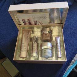 MARY KAY Time Wise Repair Set