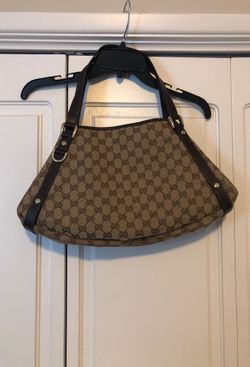 Gucci Hand Bag - Lightly Used Excellent Condition!