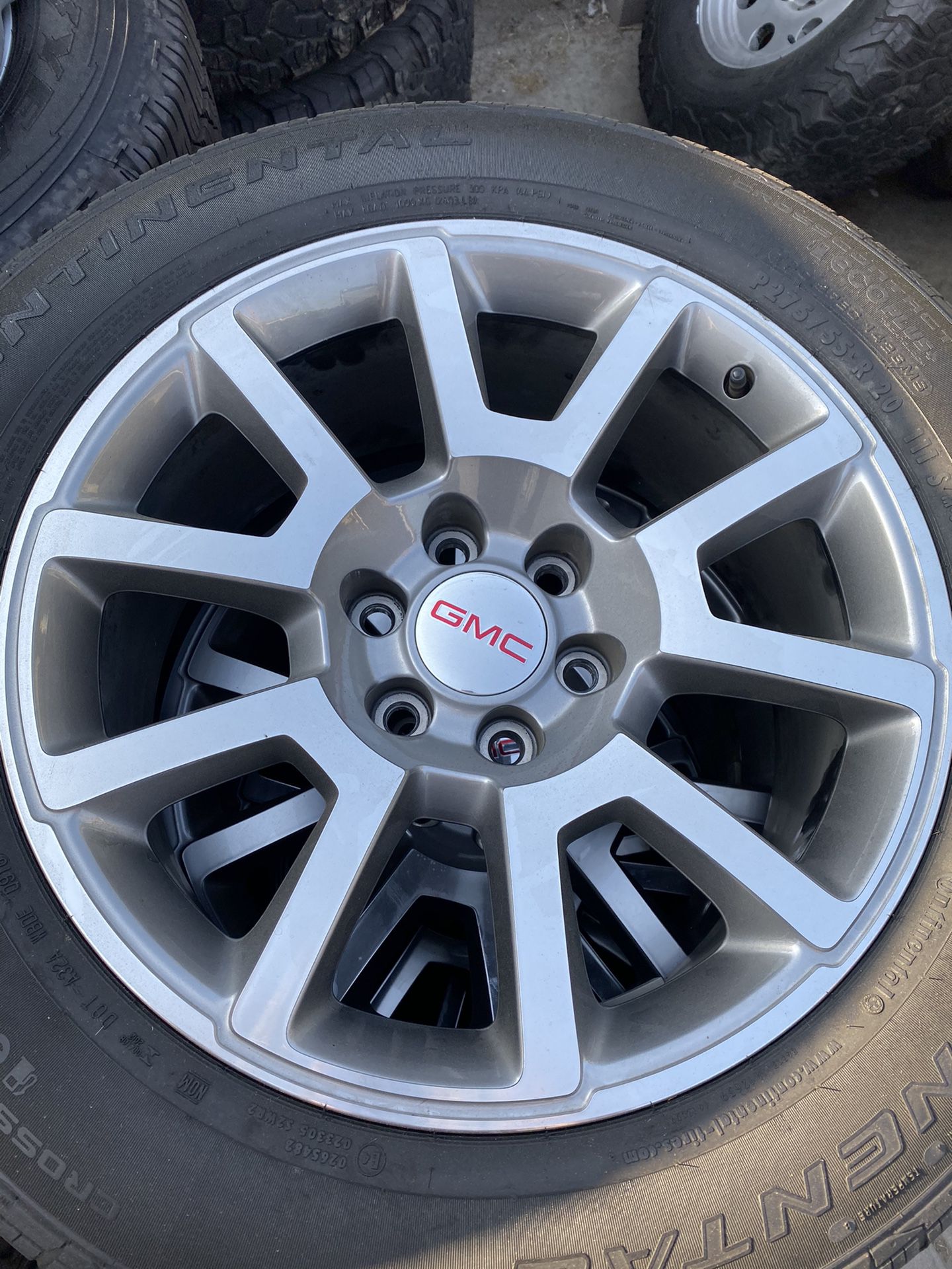 20 inch GMC Wheels with 275/55r20 Continental tires with low tread! Tire pressure sensors are in tact! Located in Buena Park!