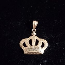 10k Gold Crown Pendent 