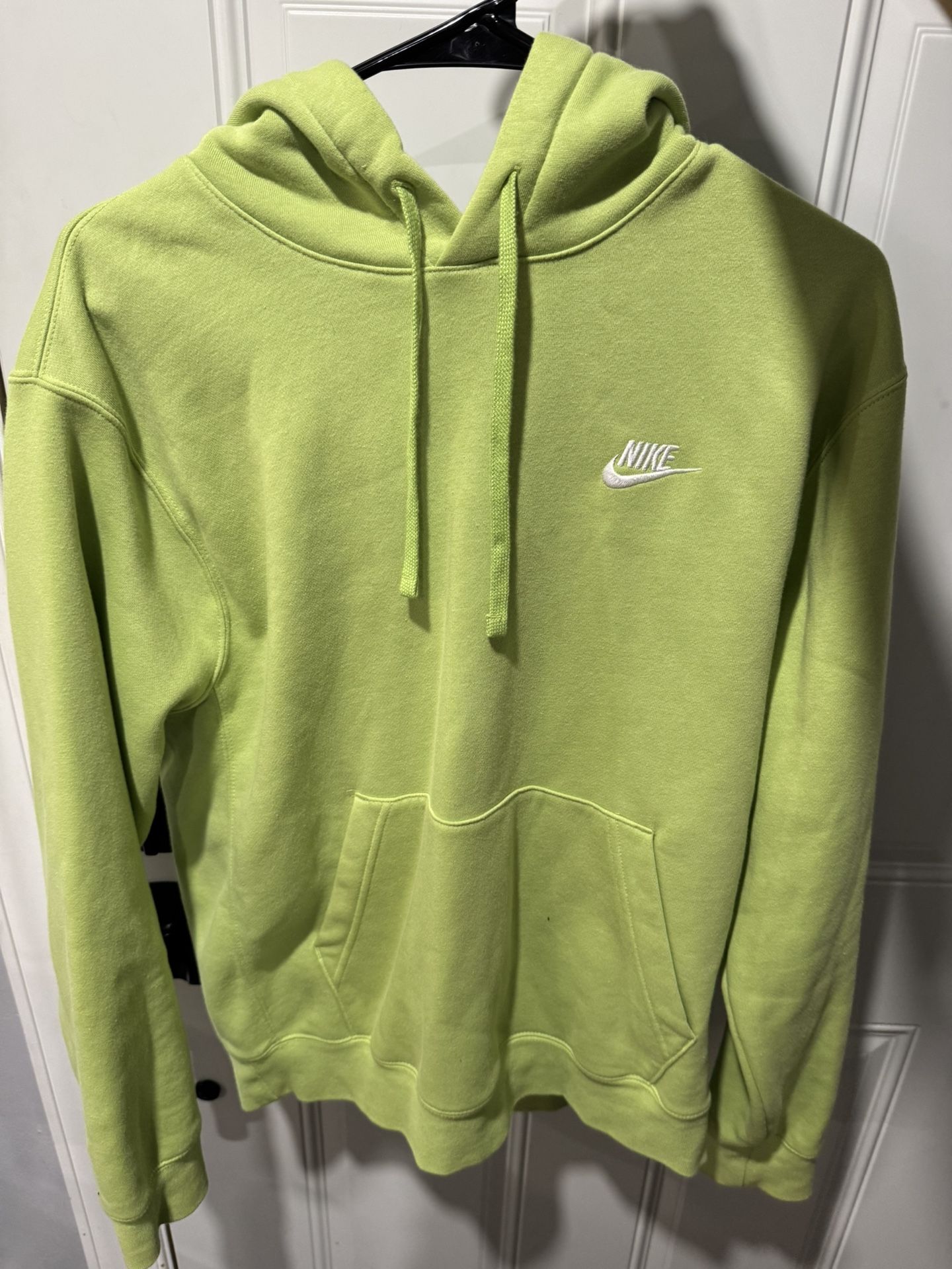Nike Men's Medium Light Olive Green Pullover Hoodie