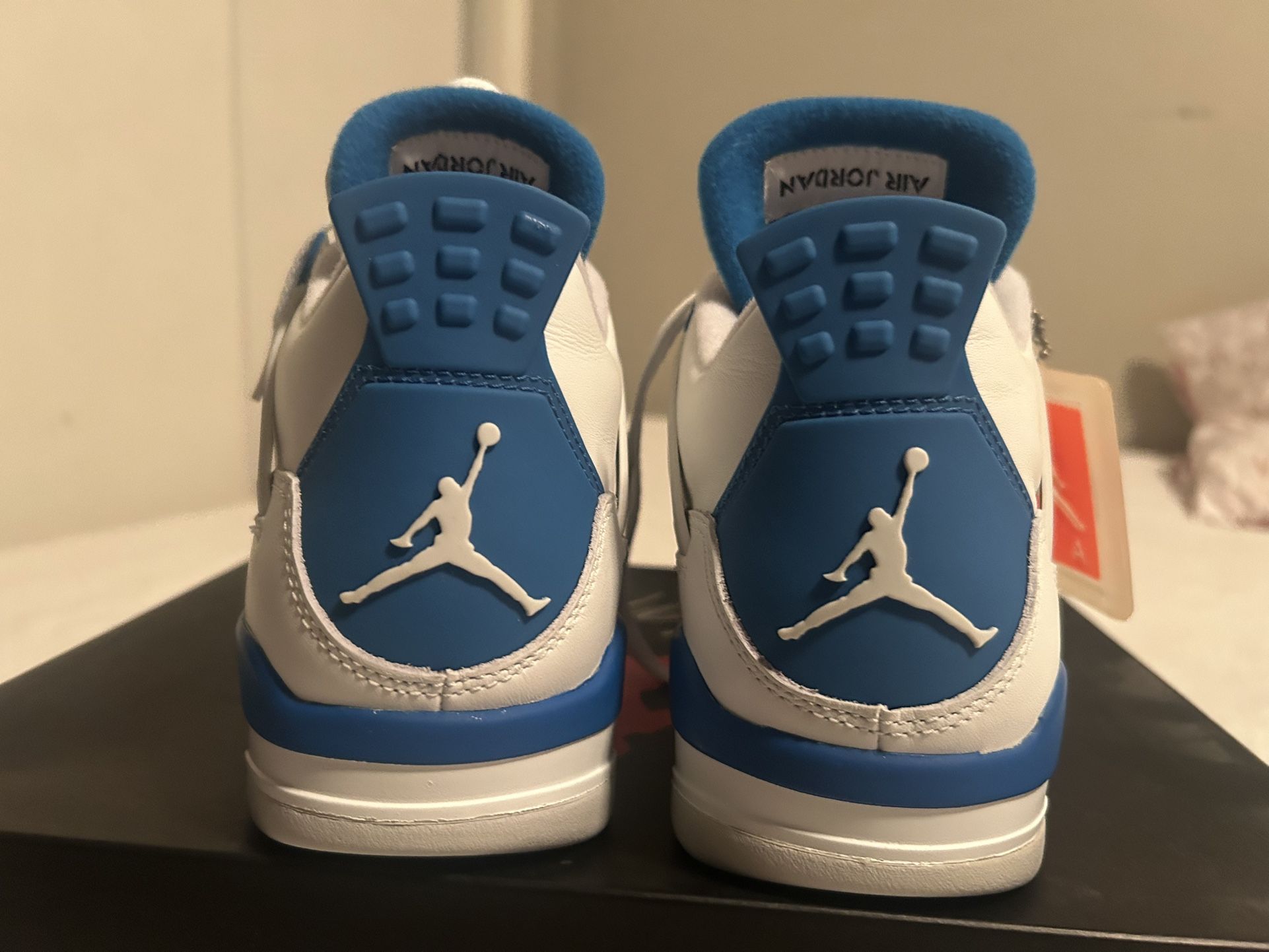 Jordan 4