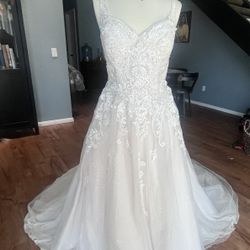 Davids Bridal Wedding Dress Size 16 