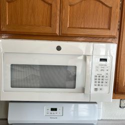 Kenmore White Microwave 