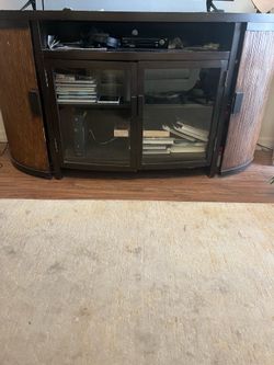 TV CONSOLE