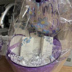 Mother’s Day Gift Basket 13