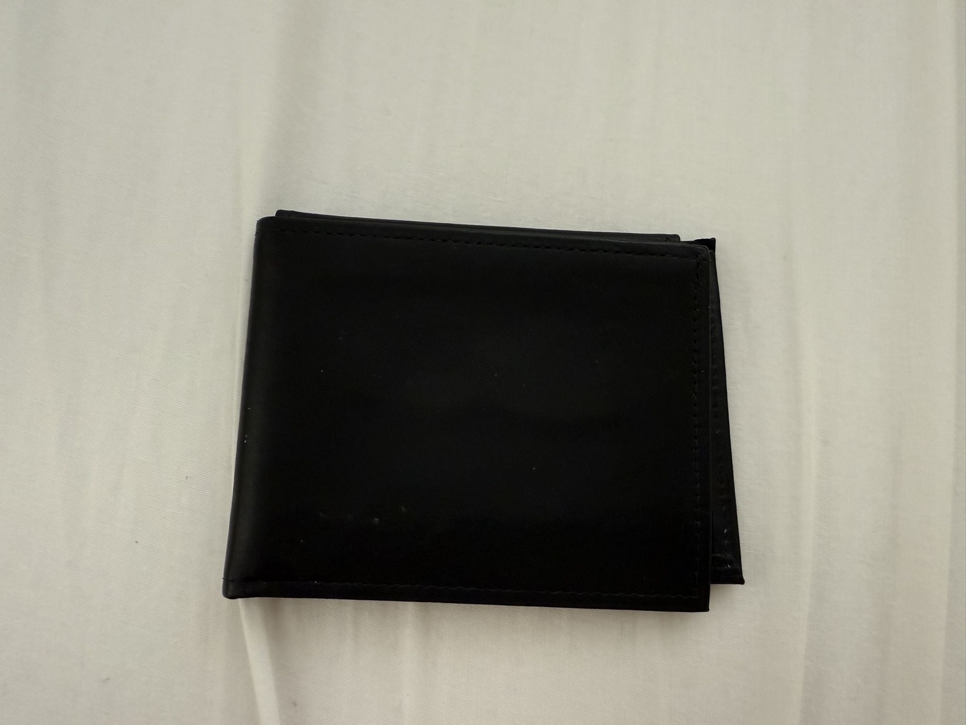 Amity Men’s Black Leather Slim Wallet