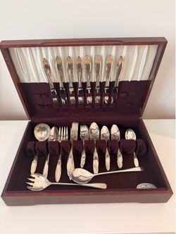 Nobility Plate Reverie Silverplate Flatware Set Service 6 w/ Case