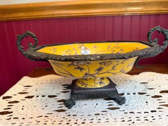 Vintage Chinese Enameled Porcelain Bowl
