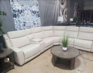 6 Pc Modular Leather Power Reclining Sectional with Power Headrests(New)