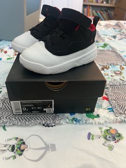 Jordan Max Aura 2 Toddler Sneakers Size 9C