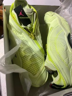 Basketball shoes